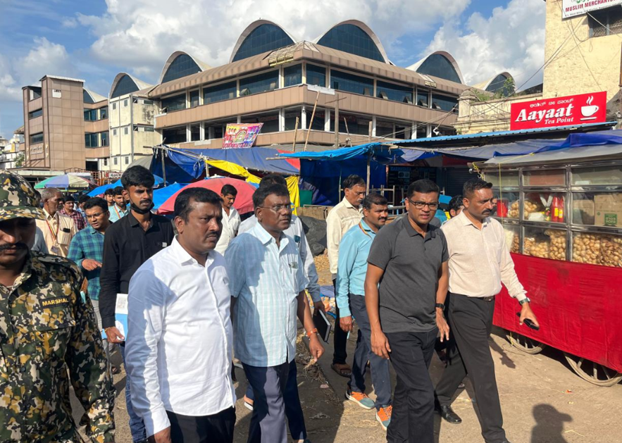 Rajendra Cholan reviews facilities, calls for better management