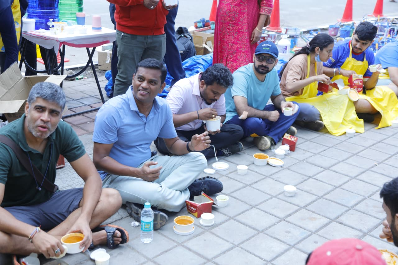 Commissioner leads swachhata drive at majestic