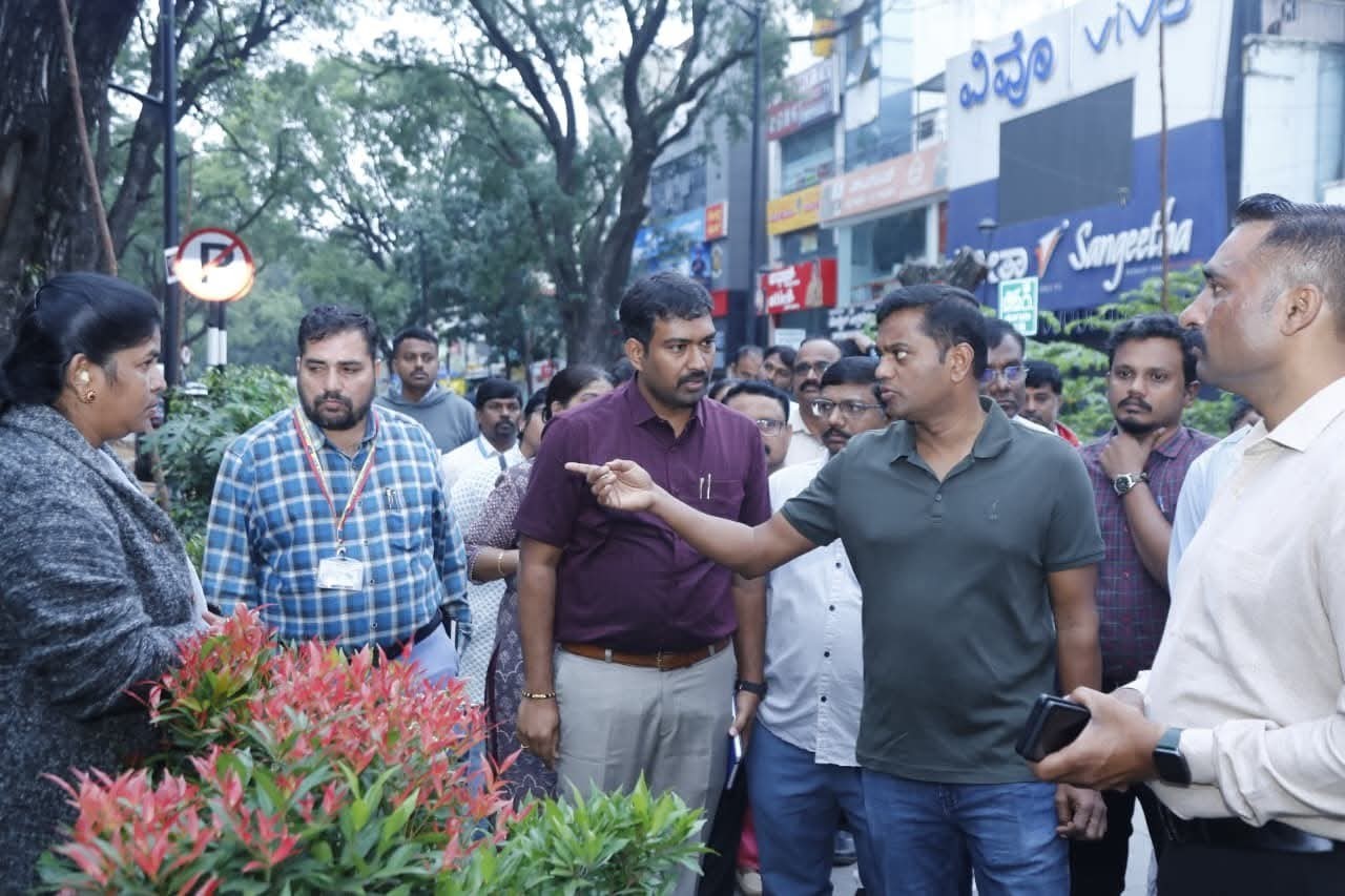Commissioner reviews Gandhi bazaar civic works