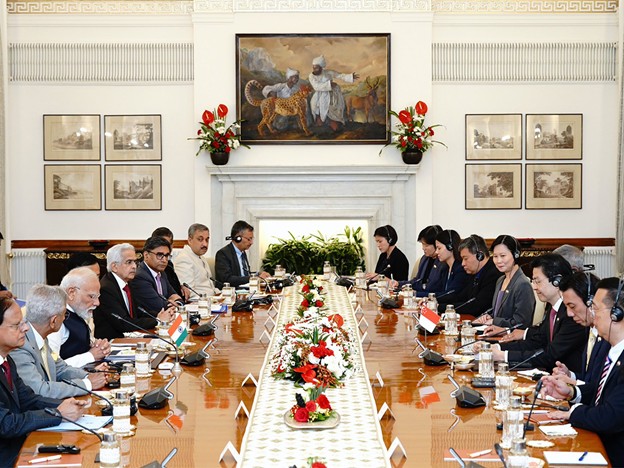 PM Modi, Singapore PM hold fruitful talks