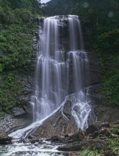Hebbe Falls attracts tourists after heavy monsoon showers