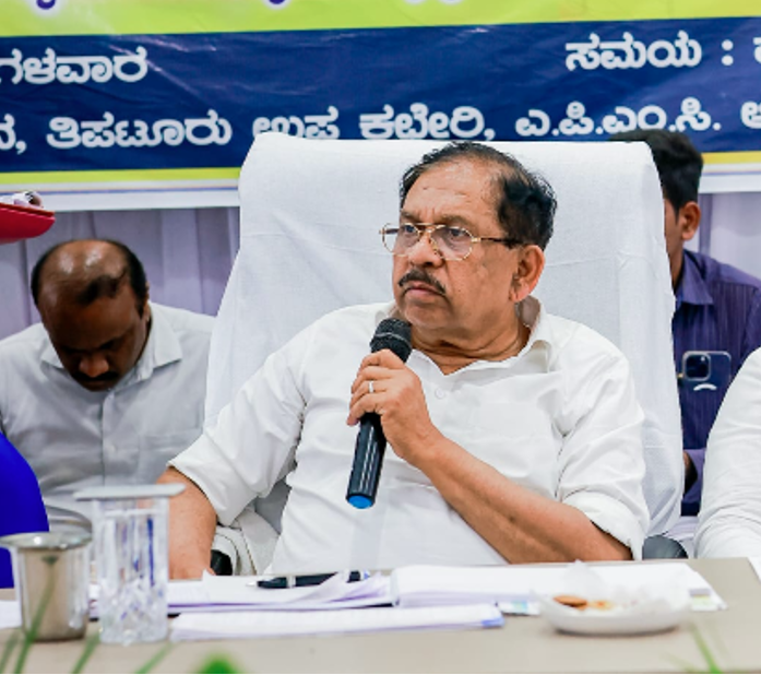 Parameshwara promises support for drought-hit farmers