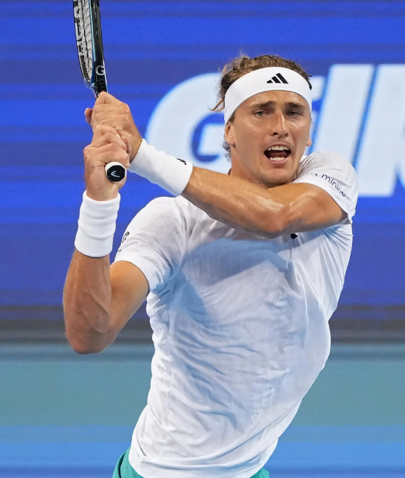 Rain halts Cincinnati tennis third round matches