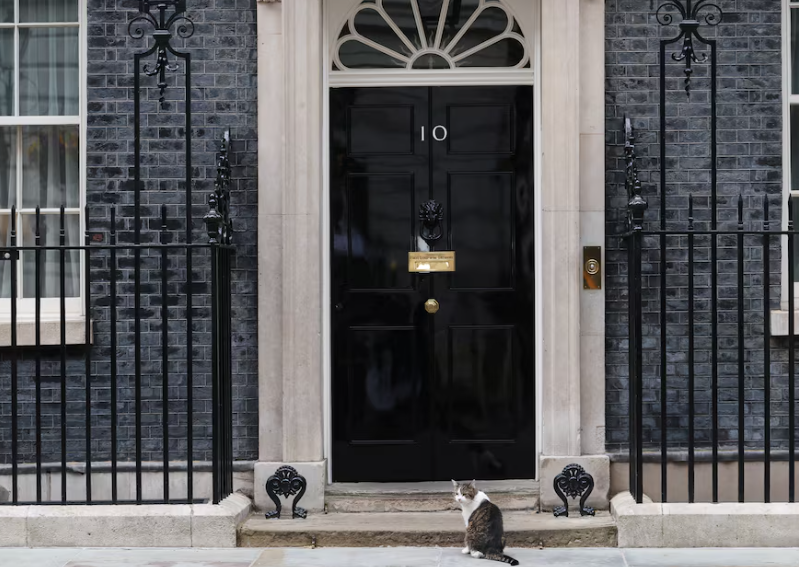Starmer under pressure, promises bold reset