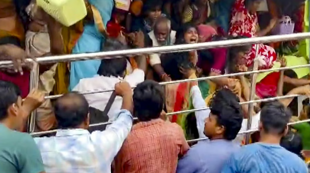 At least 10 dead in stampede in Andhra Pradesh's Srikakulam temple