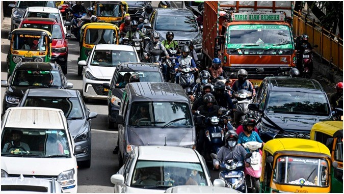Traffic woes worsen at key junctions amid Metro work