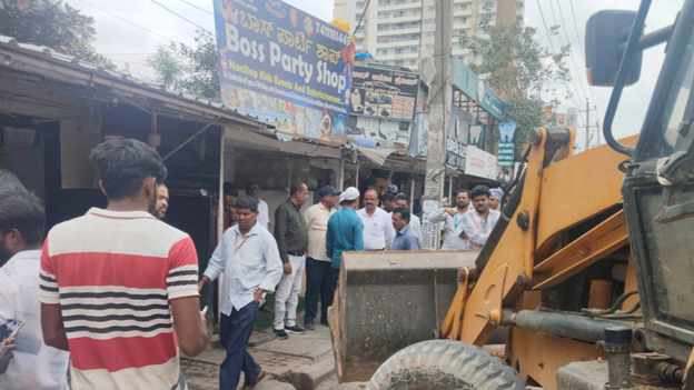 Bengaluru East Corporation clears Sarjapur Road encroachments