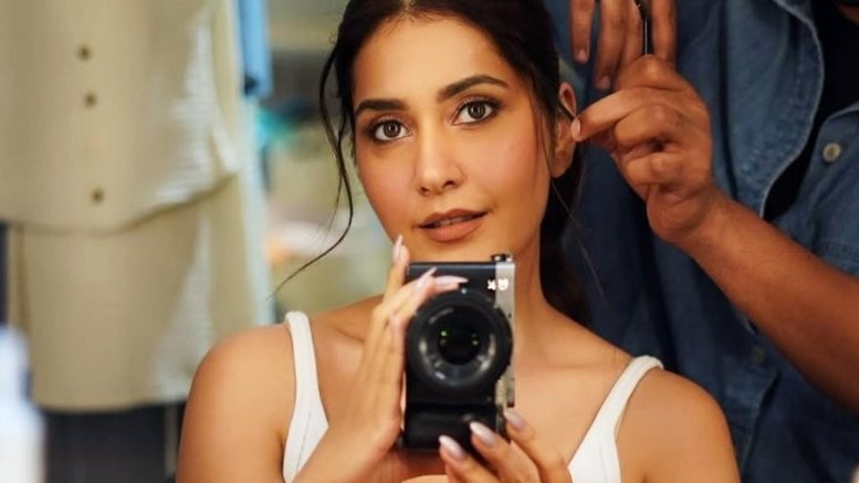 Raashii Khanna Shares Fun Love Story from Telusu Kada