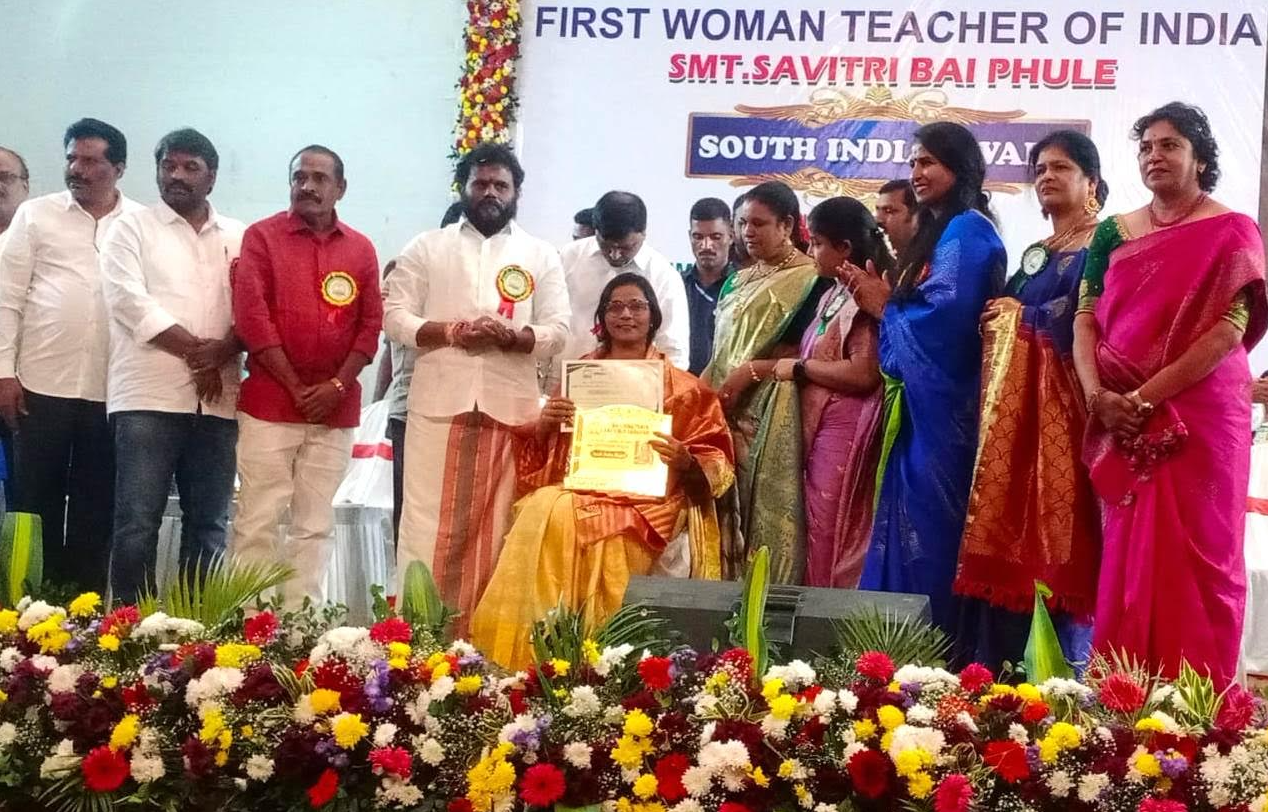 Teacher honoured with ‘South India Savitribai Phule Best Teacher Award’