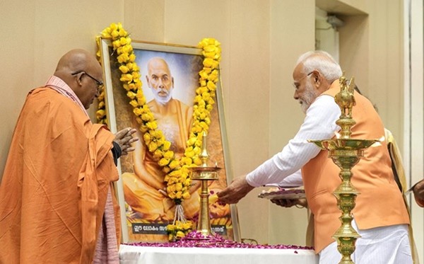 PM Narendra Modi pays tribute to Narayana Guru